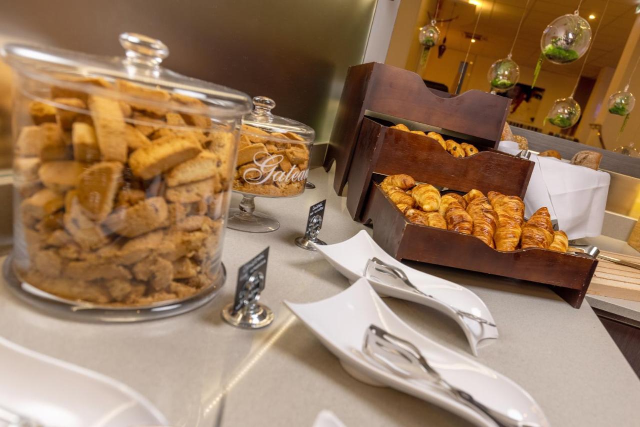 קאלבי Hotel Mediterranee מראה חיצוני תמונה