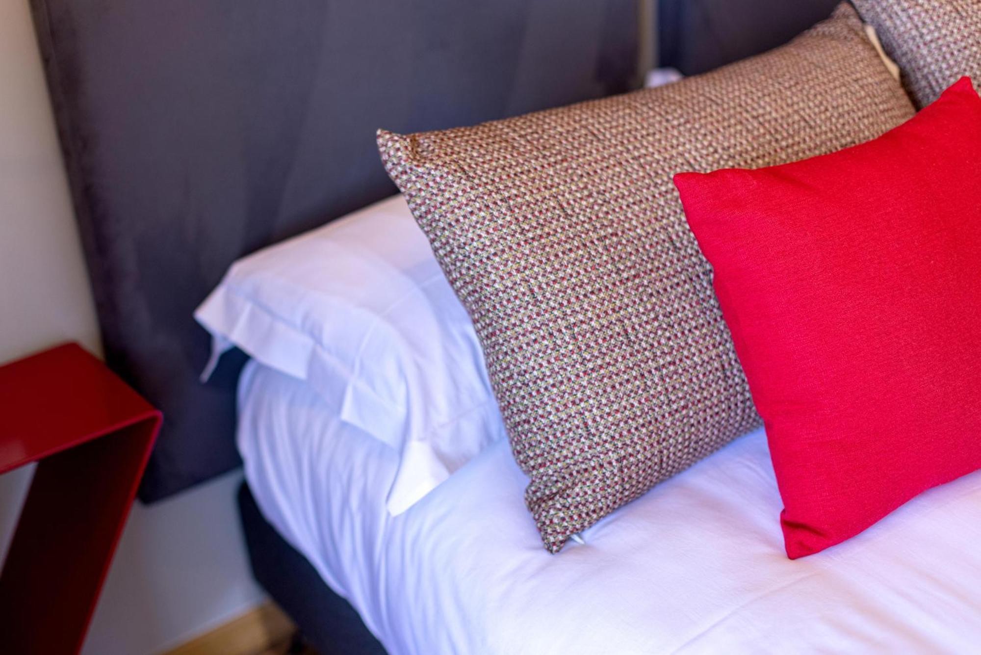 קאלבי Hotel Mediterranee מראה חיצוני תמונה