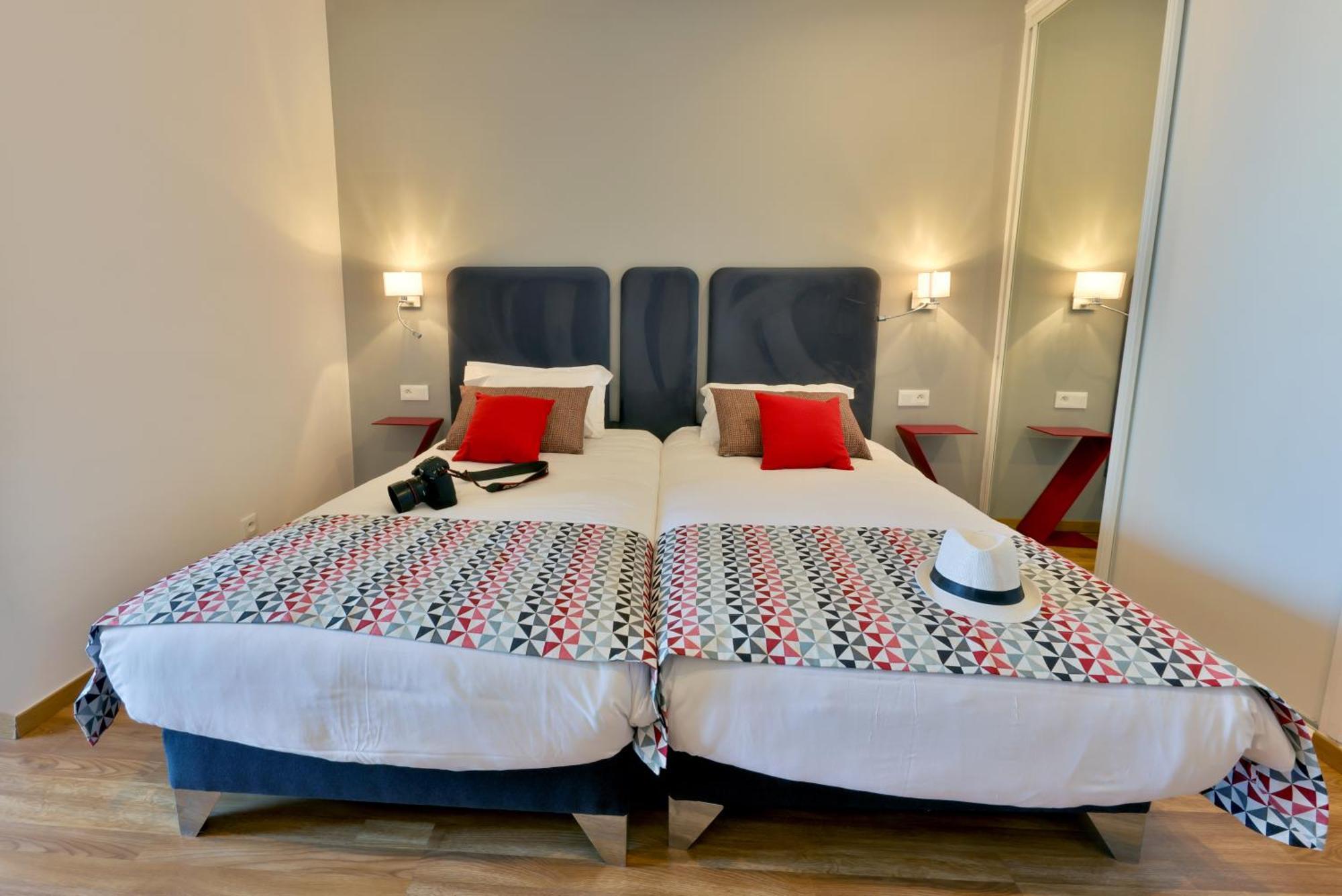 קאלבי Hotel Mediterranee מראה חיצוני תמונה