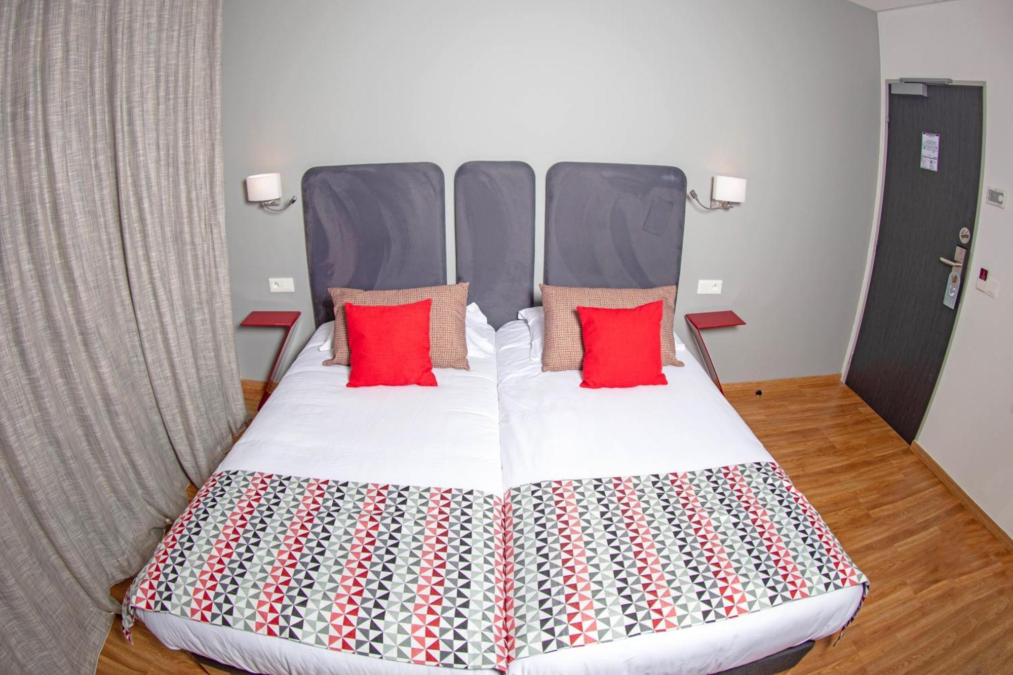 קאלבי Hotel Mediterranee מראה חיצוני תמונה