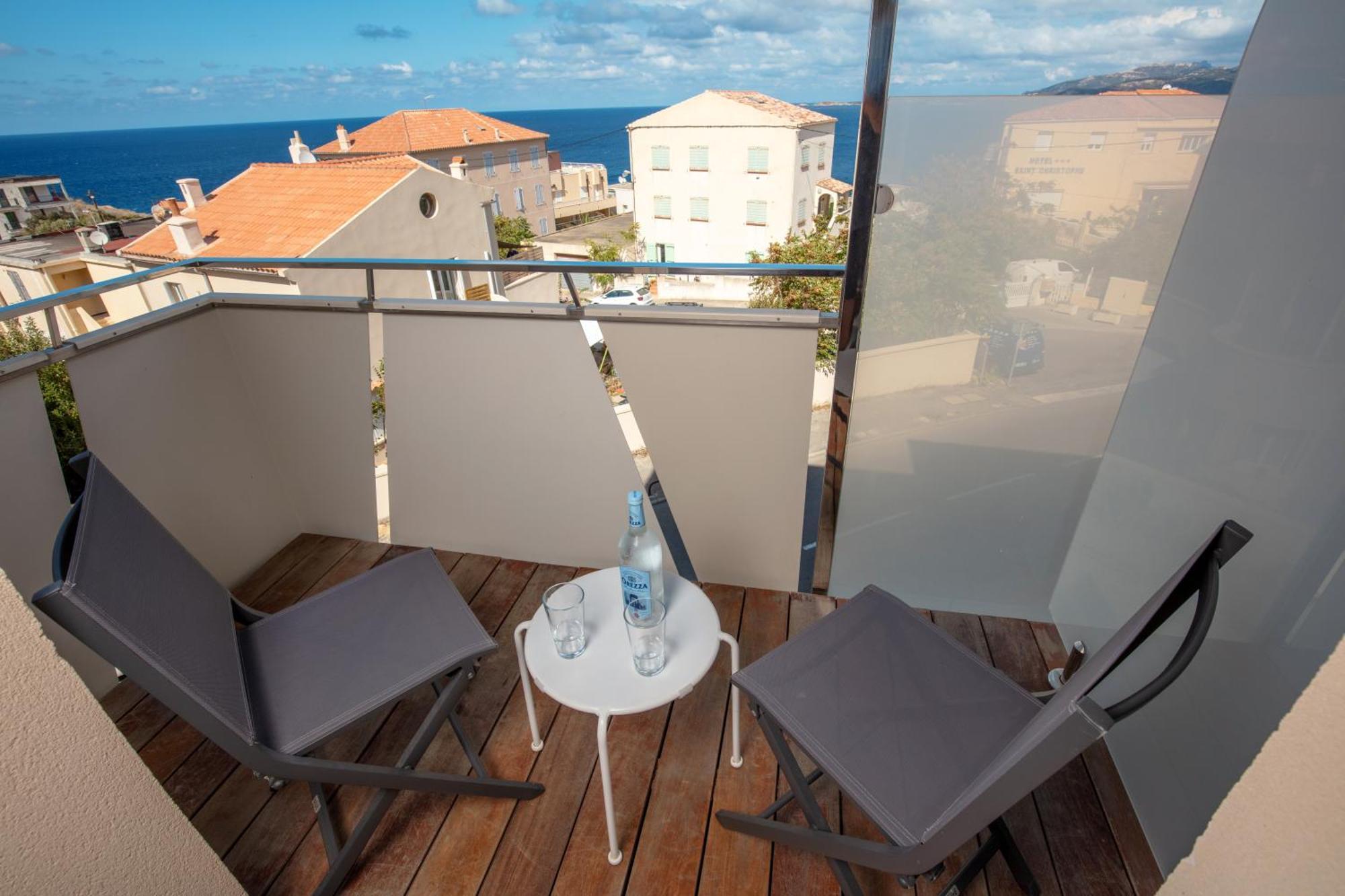 קאלבי Hotel Mediterranee מראה חיצוני תמונה
