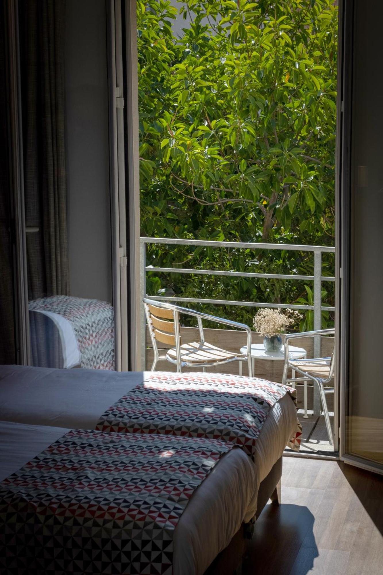 קאלבי Hotel Mediterranee מראה חיצוני תמונה