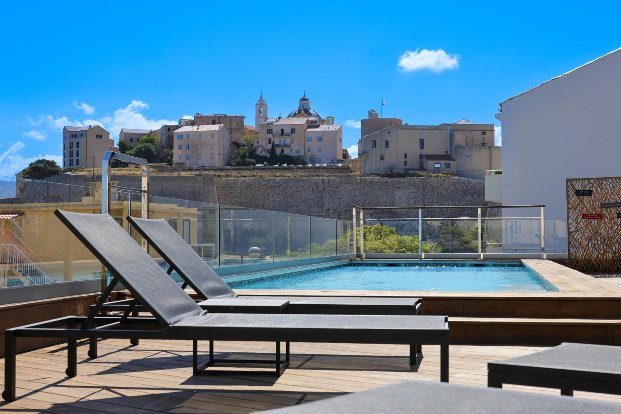 קאלבי Hotel Mediterranee מראה חיצוני תמונה