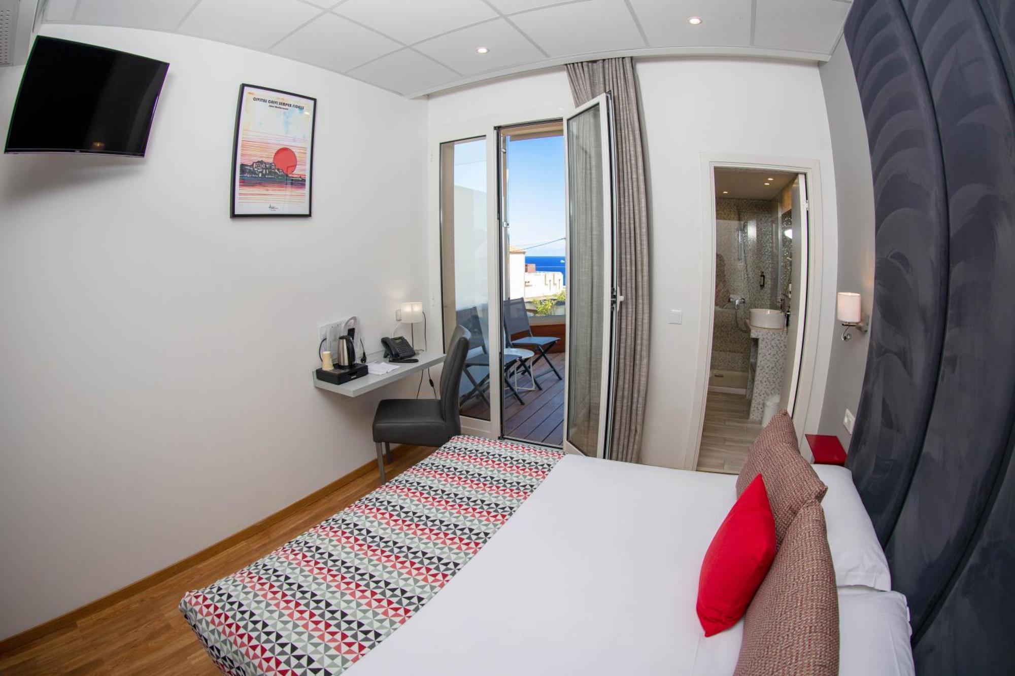 קאלבי Hotel Mediterranee מראה חיצוני תמונה